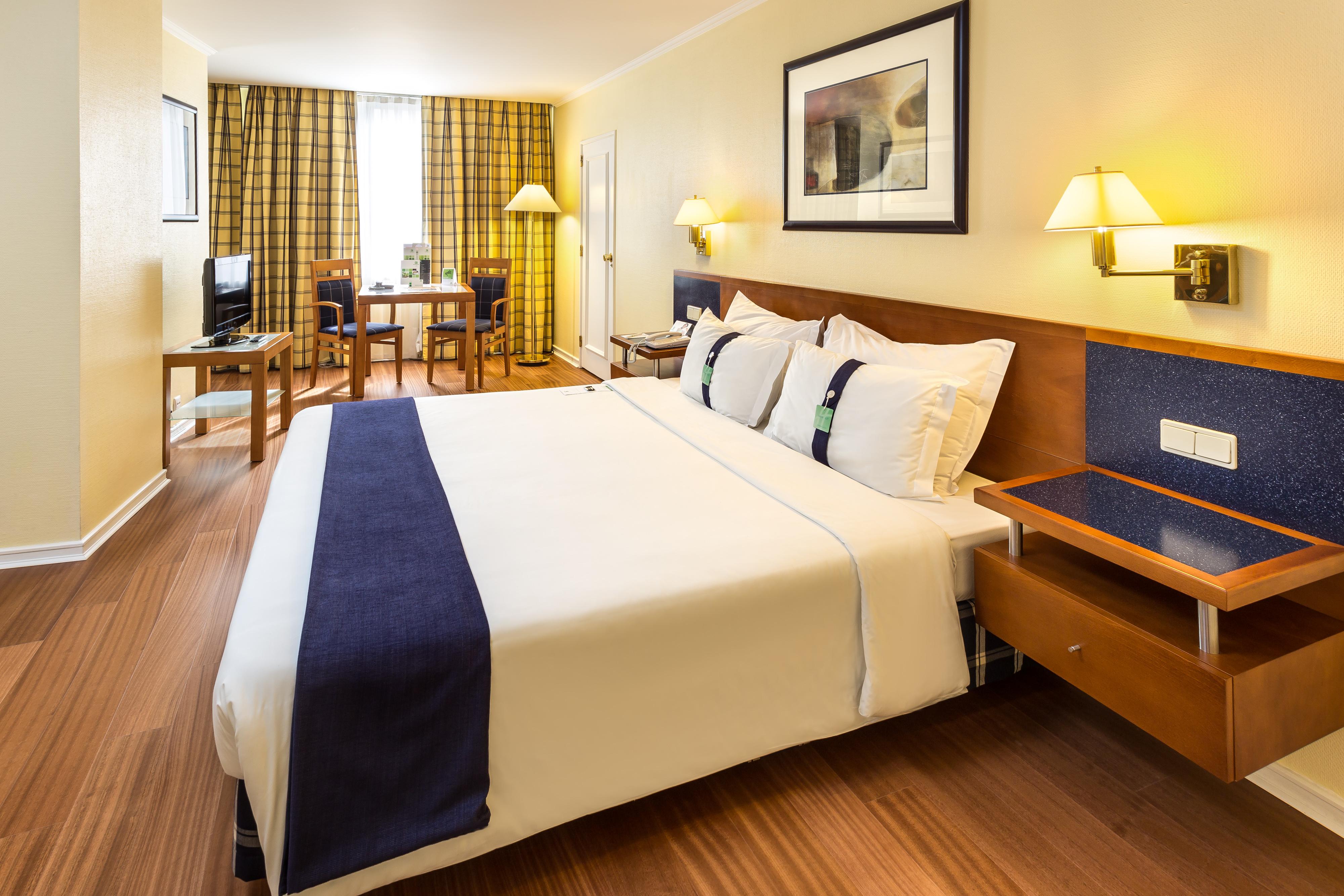 Hotel By Ihg