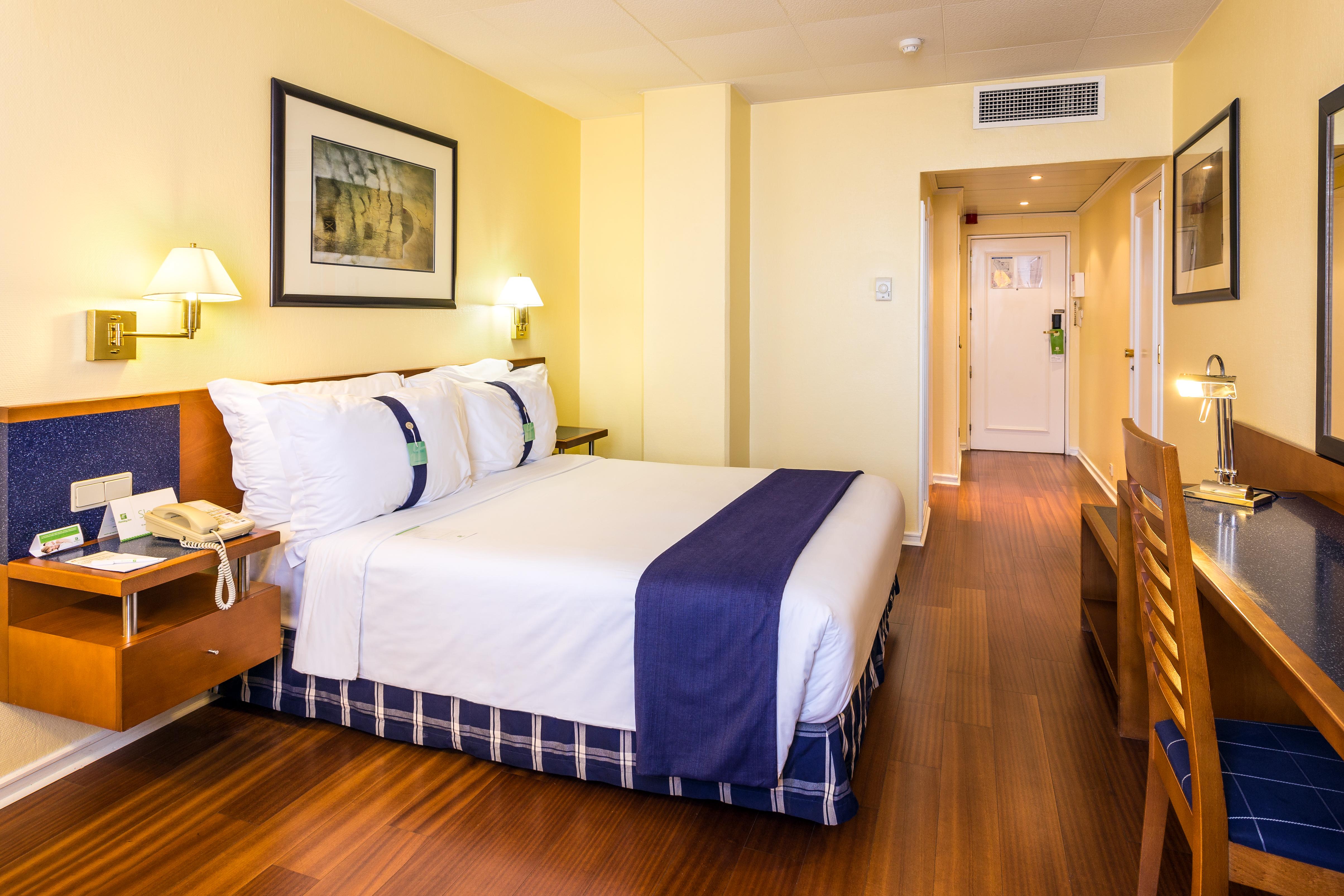 By Ihg